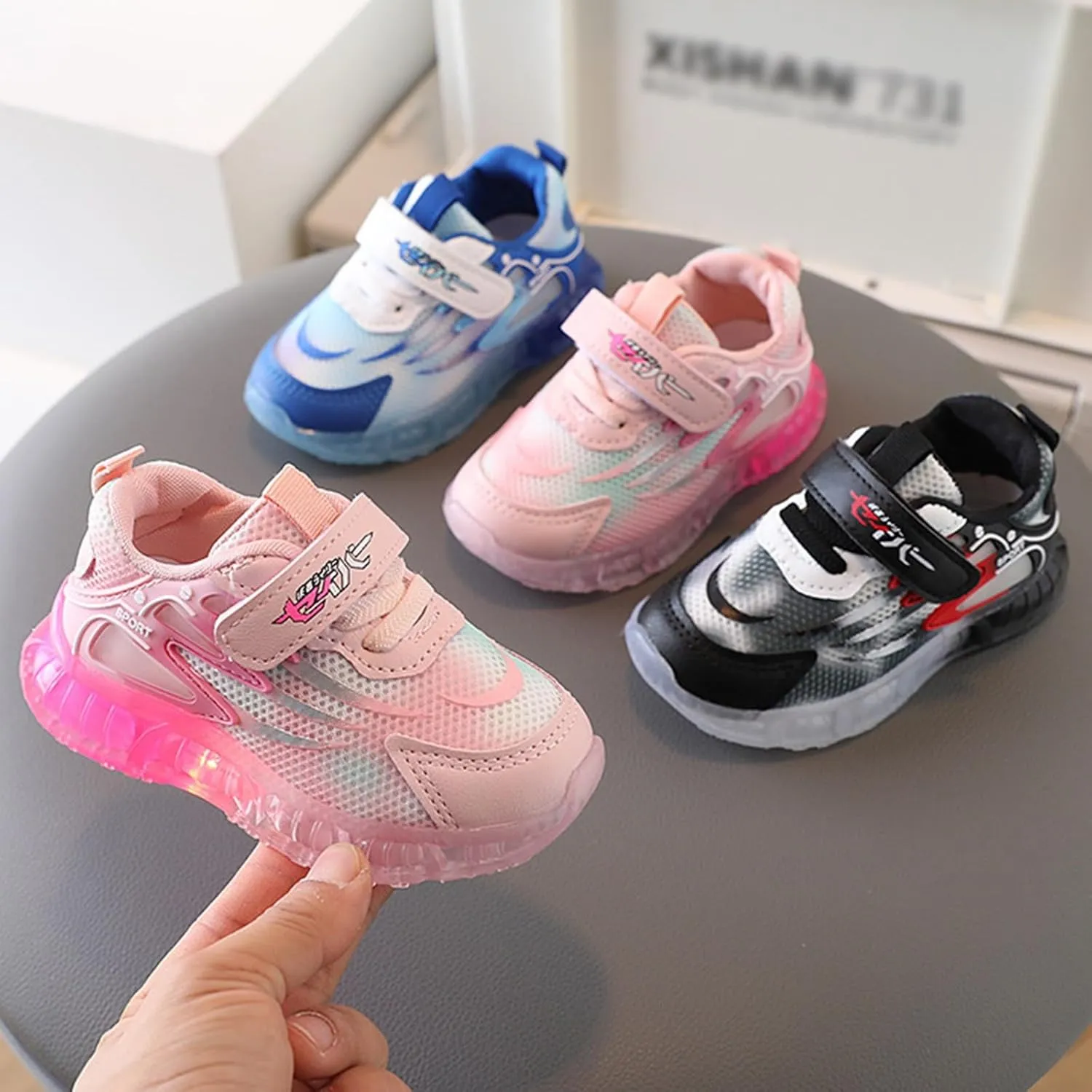 Light Up Shoes for Boys Girls Toddler Led Walking Shoes Kids Non Slip LED Mesh Breathable Outdoor Casual Shoes