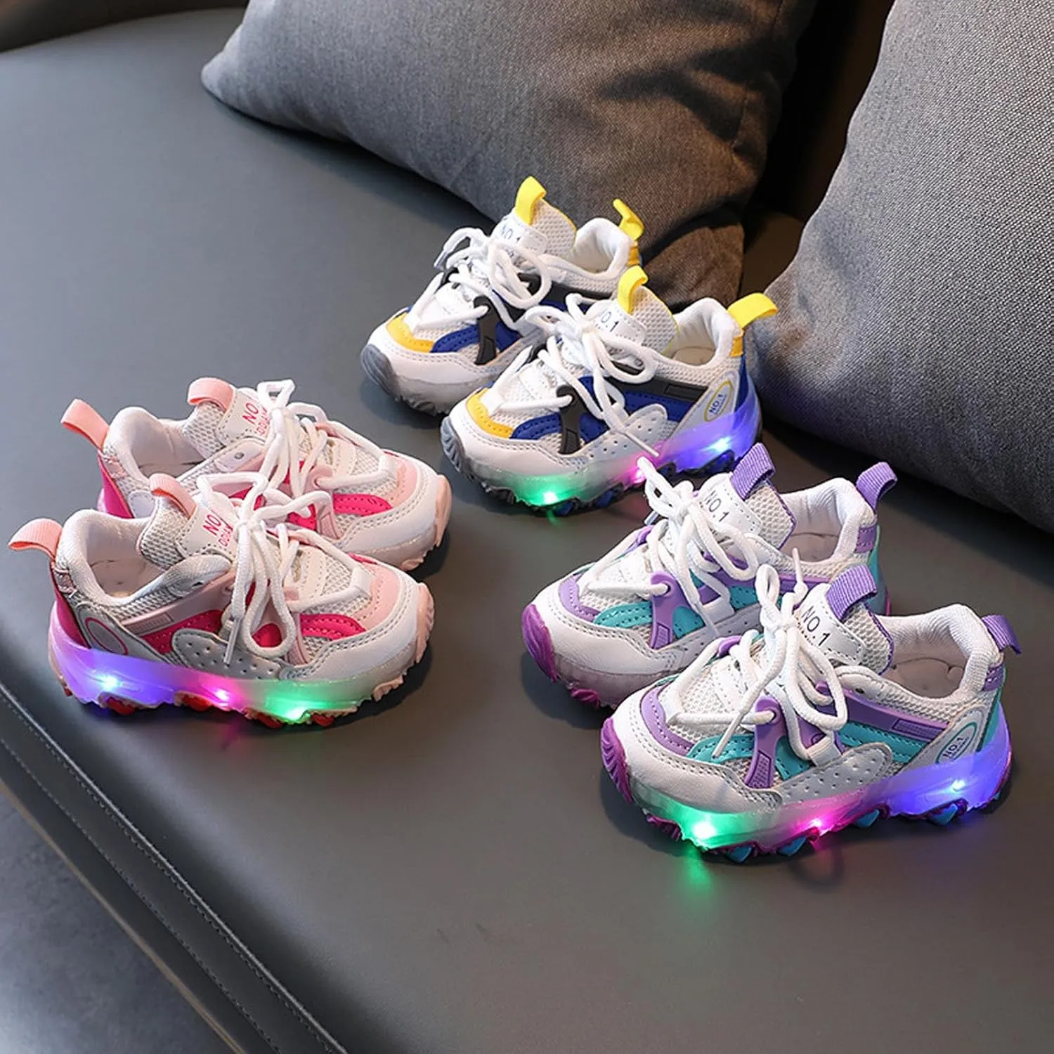 Light Up Shoes Toddler Girls Boys Lightweight LED Flashing Mesh Breathable Adorable Sneakers for Toddler/Little
